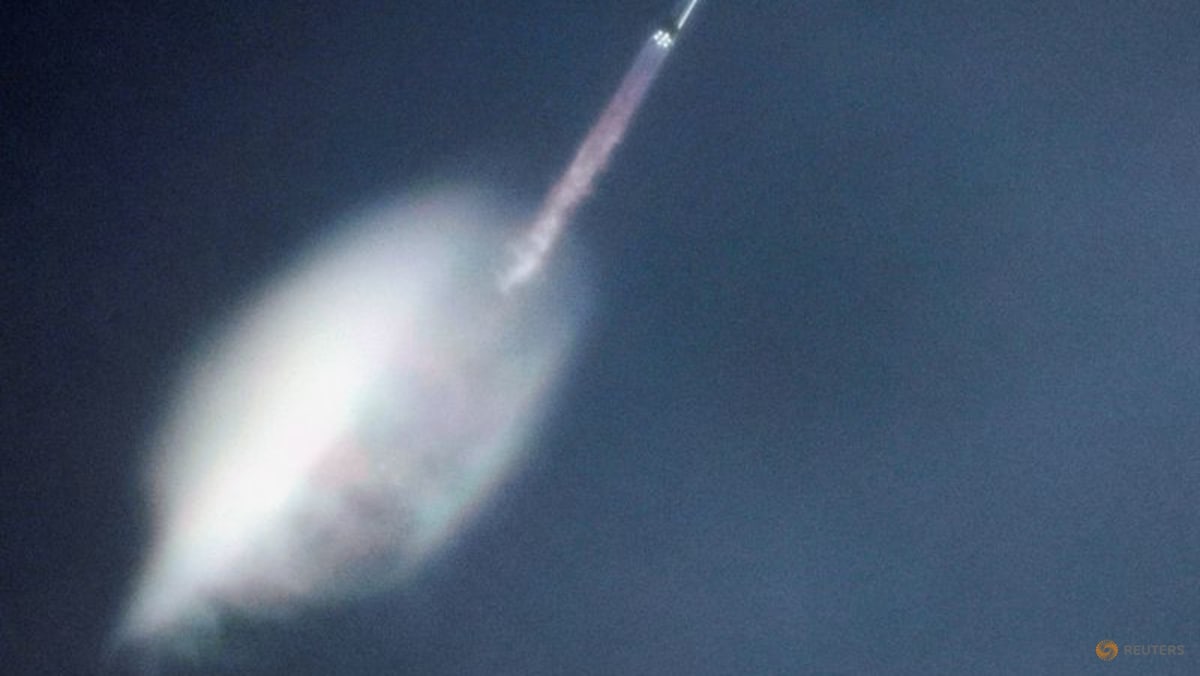 Blue Origin Berhasil Mendaratkan Booster Roket New Glenn yang Digunakan Kembali